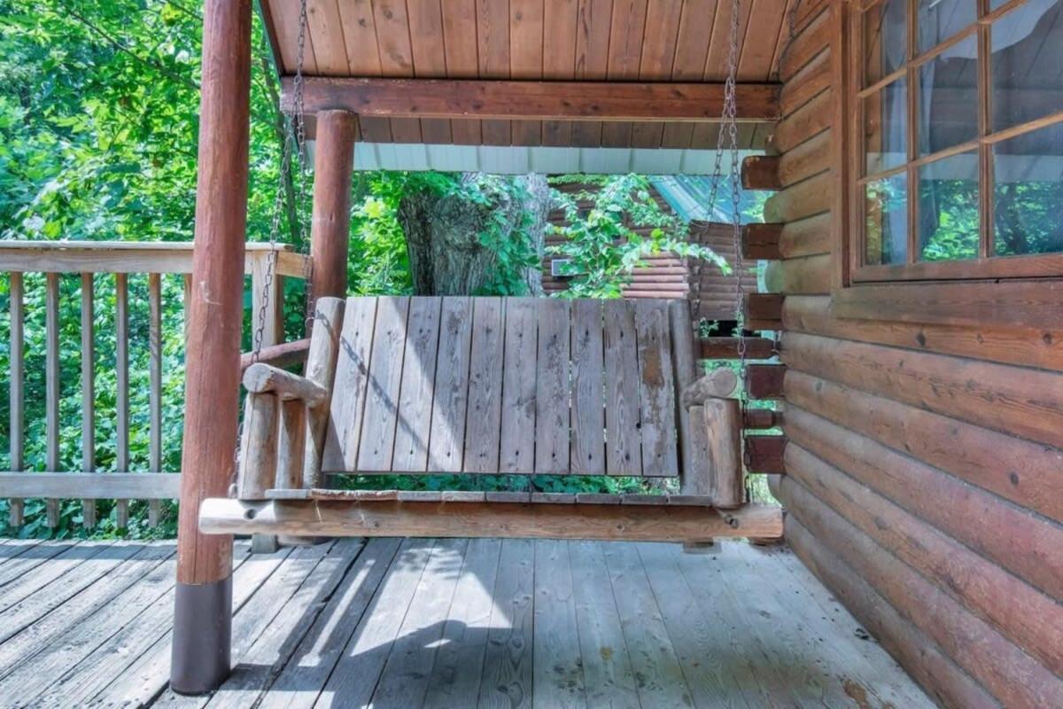 Secluded Rustic Cabin With Views Bloomington Exterior photo